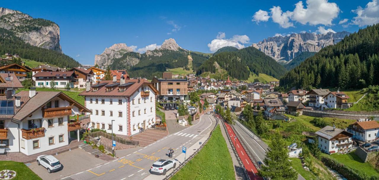Apartments Restaurant Rusctlea Selva di Val Gardena Exterior photo