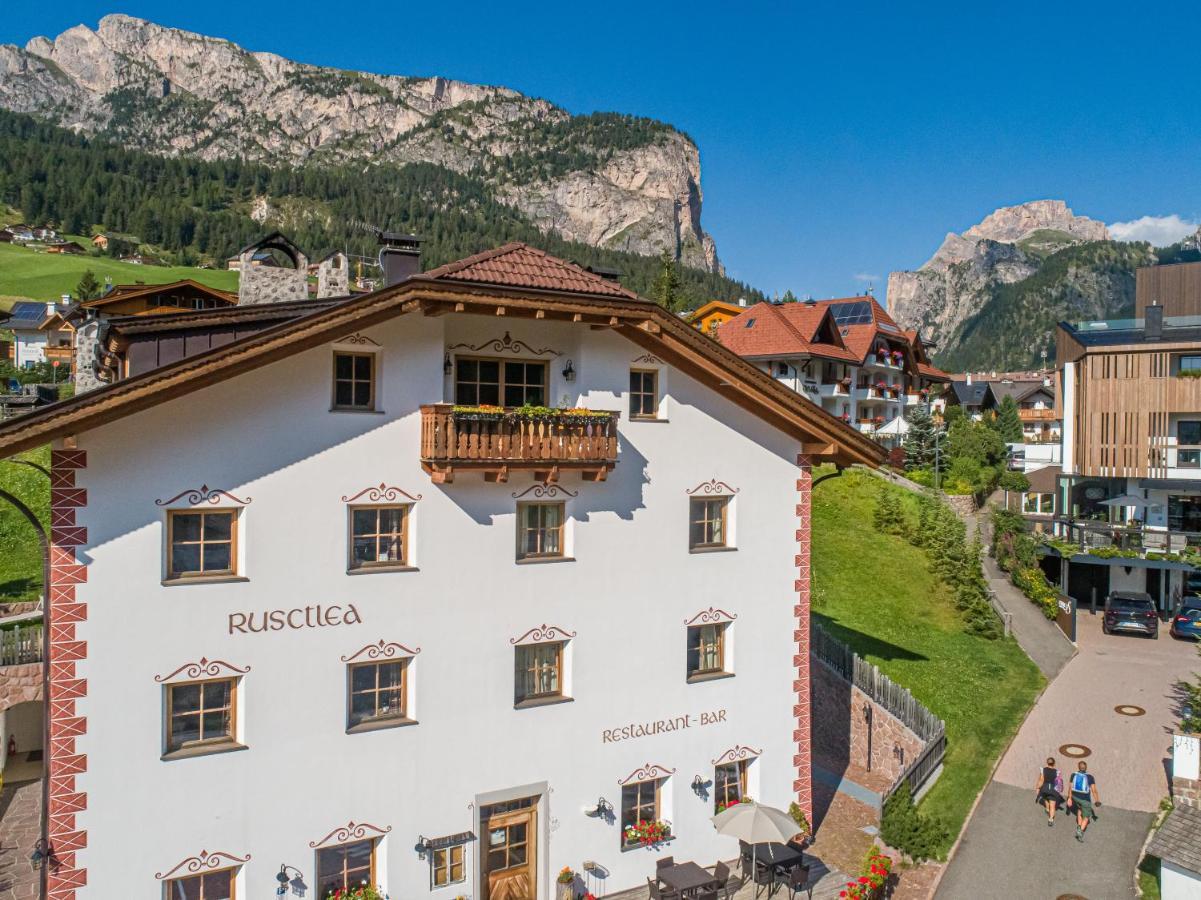 Apartments Restaurant Rusctlea Selva di Val Gardena Exterior photo
