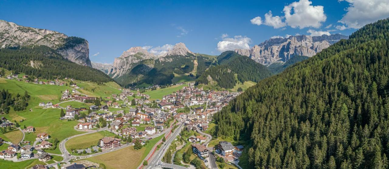 Apartments Restaurant Rusctlea Selva di Val Gardena Exterior photo