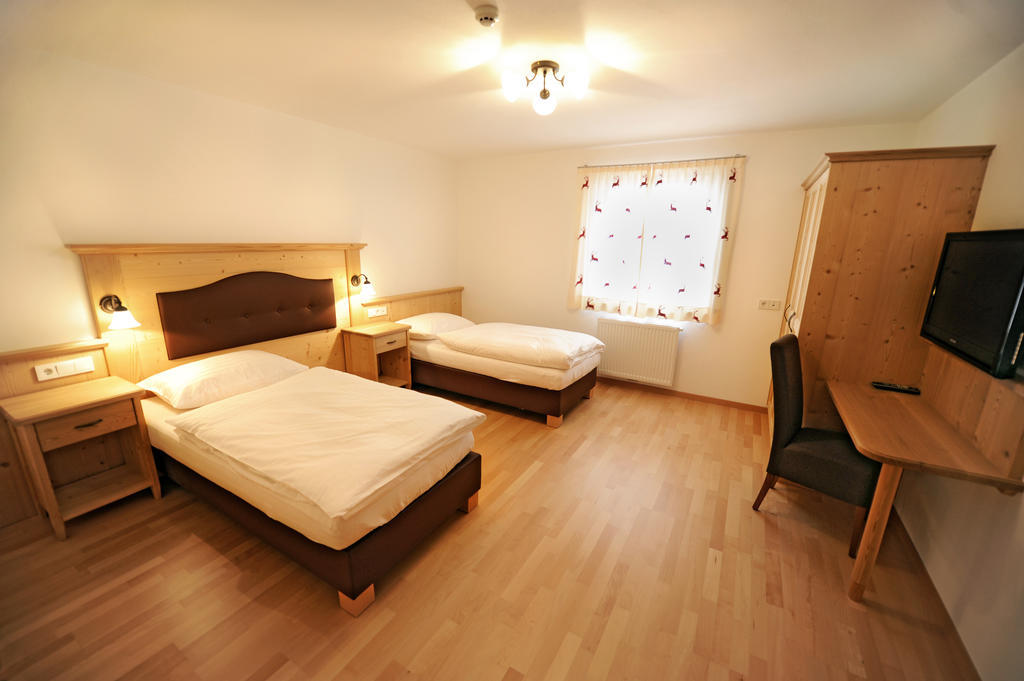 Apartments Restaurant Rusctlea Selva di Val Gardena Room photo