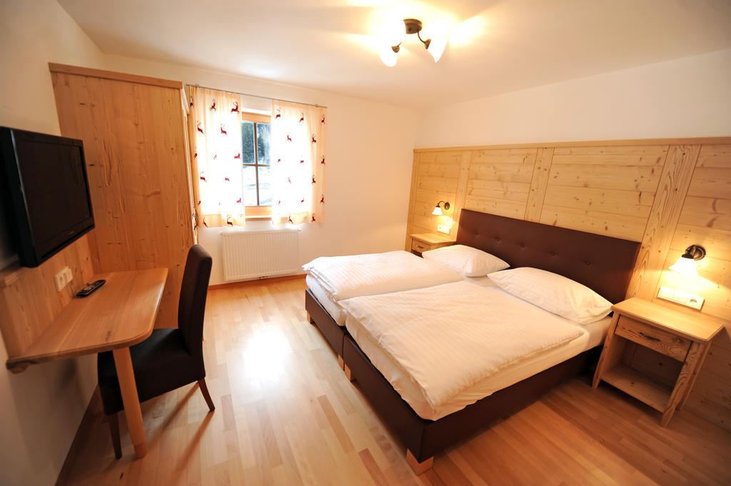 Apartments Restaurant Rusctlea Selva di Val Gardena Room photo