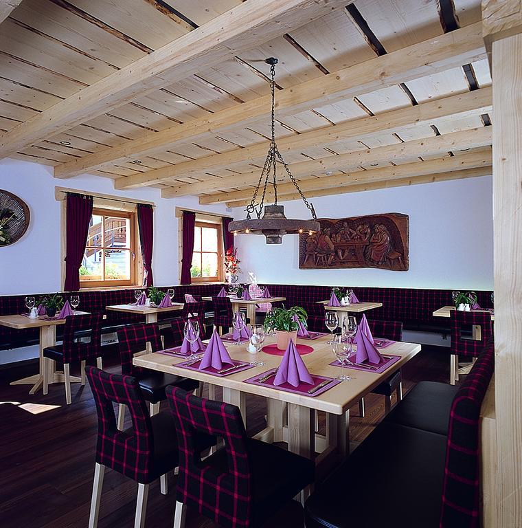 Apartments Restaurant Rusctlea Selva di Val Gardena Exterior photo